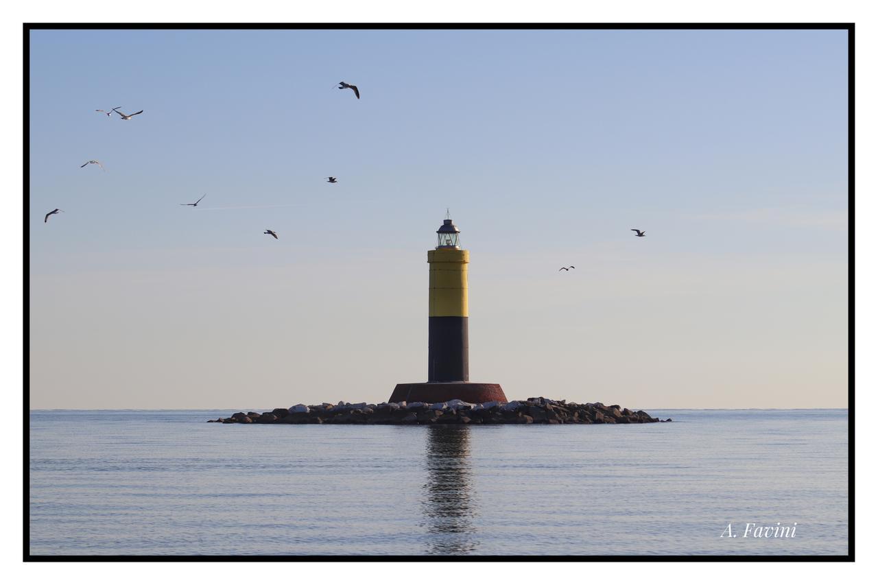 Buon lunedì dal faro della Meloria di Livorno: grazie ad Alessandro Favini