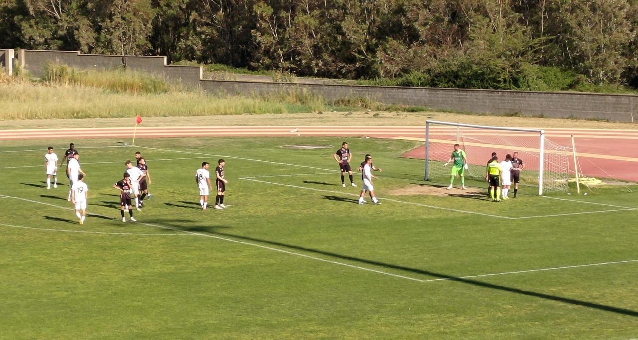 
	La partita Tharros-Carbonia che &egrave; costata alla squadra biancorossa la retrocessione in Promozione

