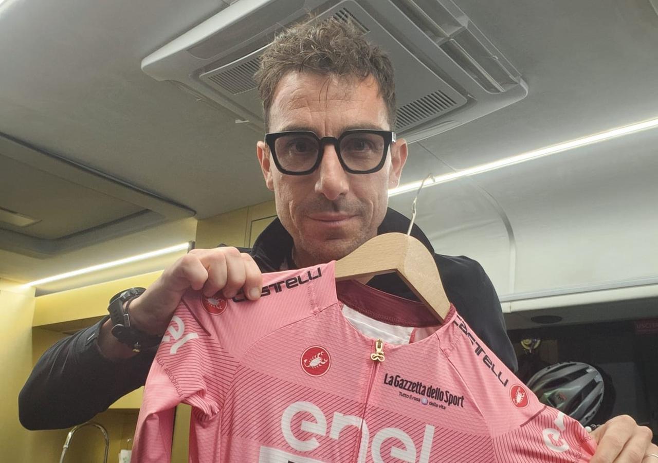 
	Dini con la Maglia rosa

