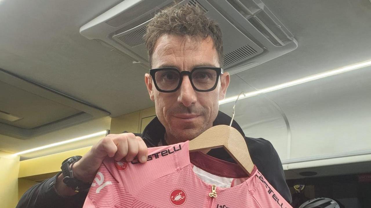Dini con la Maglia rosa