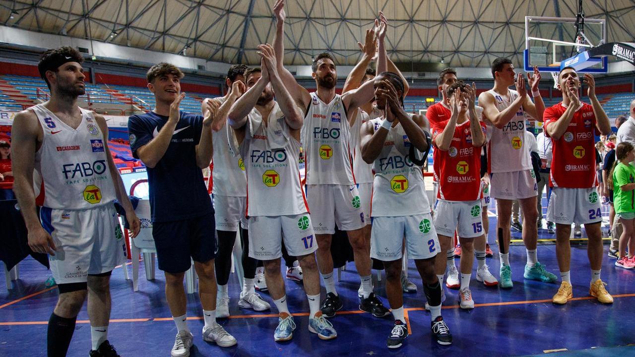 L'esultanza a fine partita (foto Nucci)