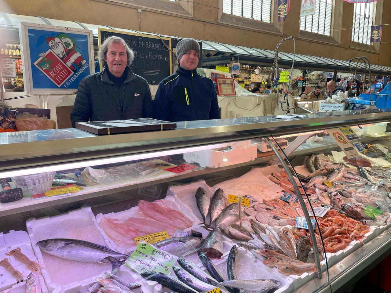 Livorno, la dinastia dei “pesciaioli” Ferrandino fa 100 anni: «L’asta del pesce è cambiata, ci sono pochi soldi»