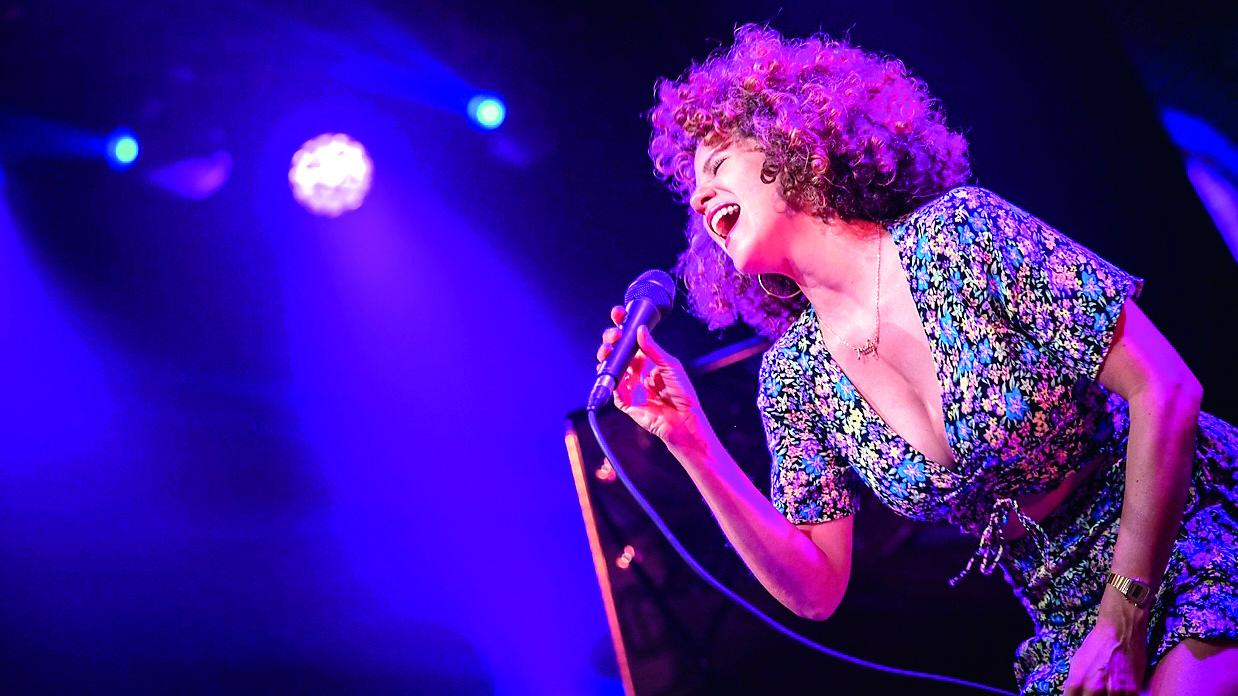 Jazzista con un pizzico di pop Cyrille Aimée al teatro Asioli