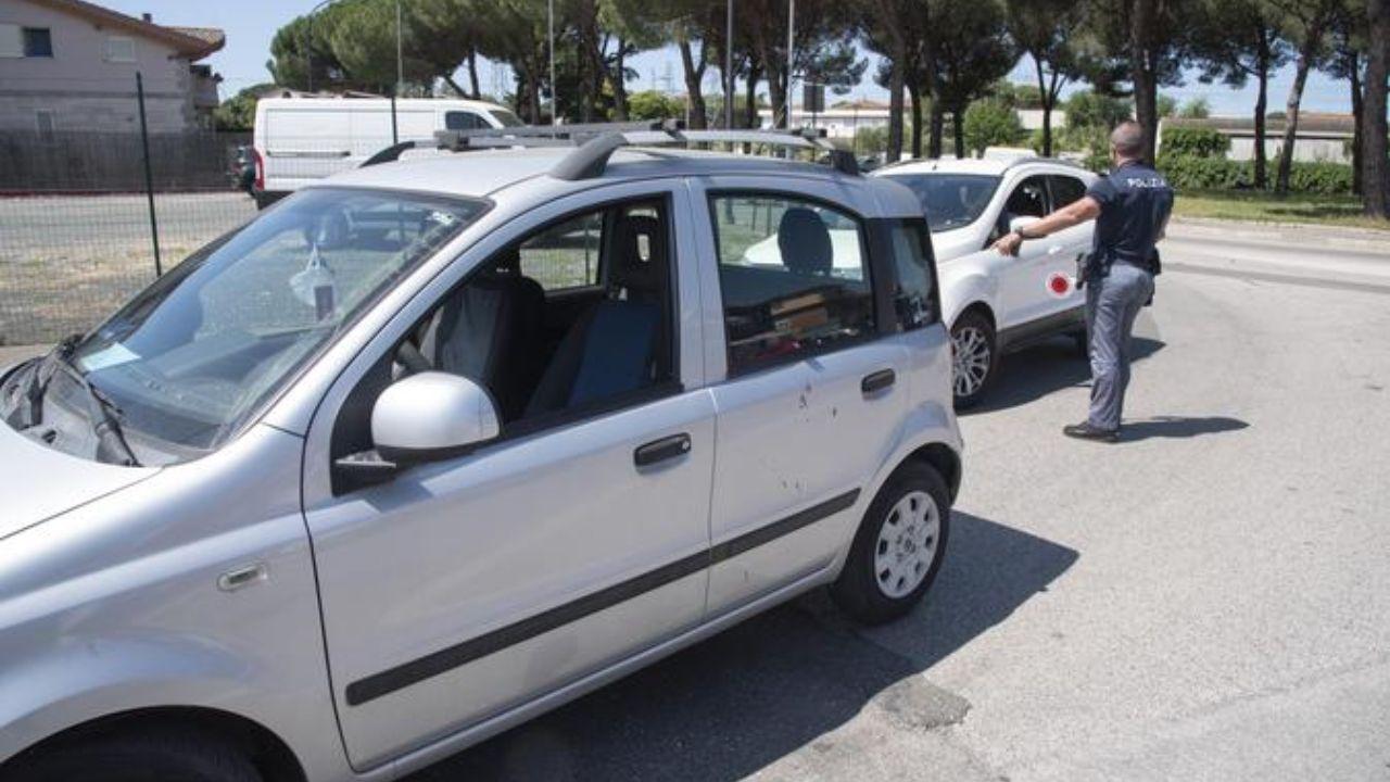 Grosseto, follia in strada: picchia ultranovantenne dopo l’incidente e fa a cazzotti con i passanti