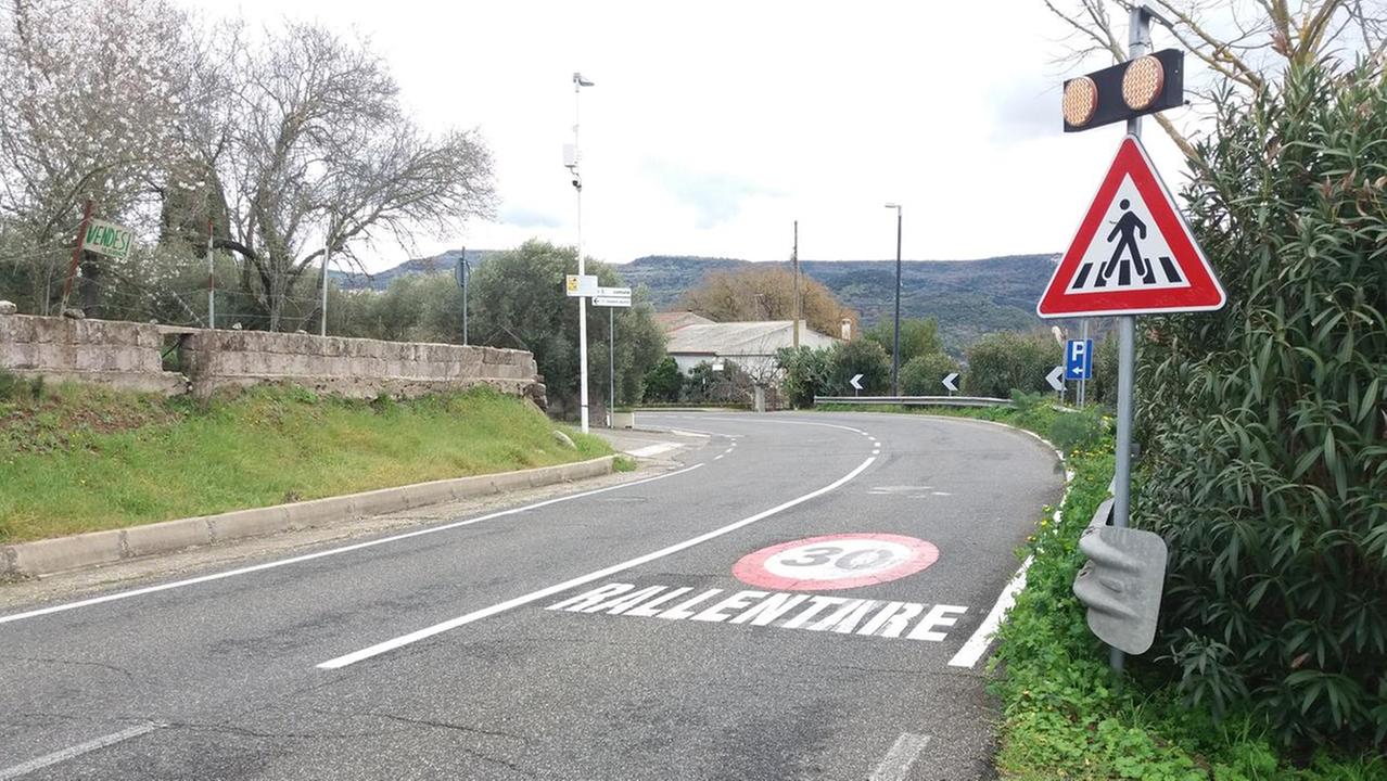 Un tratto di Corso Impero a Tadasuni, strada in cui è avvenuto l'agguato
