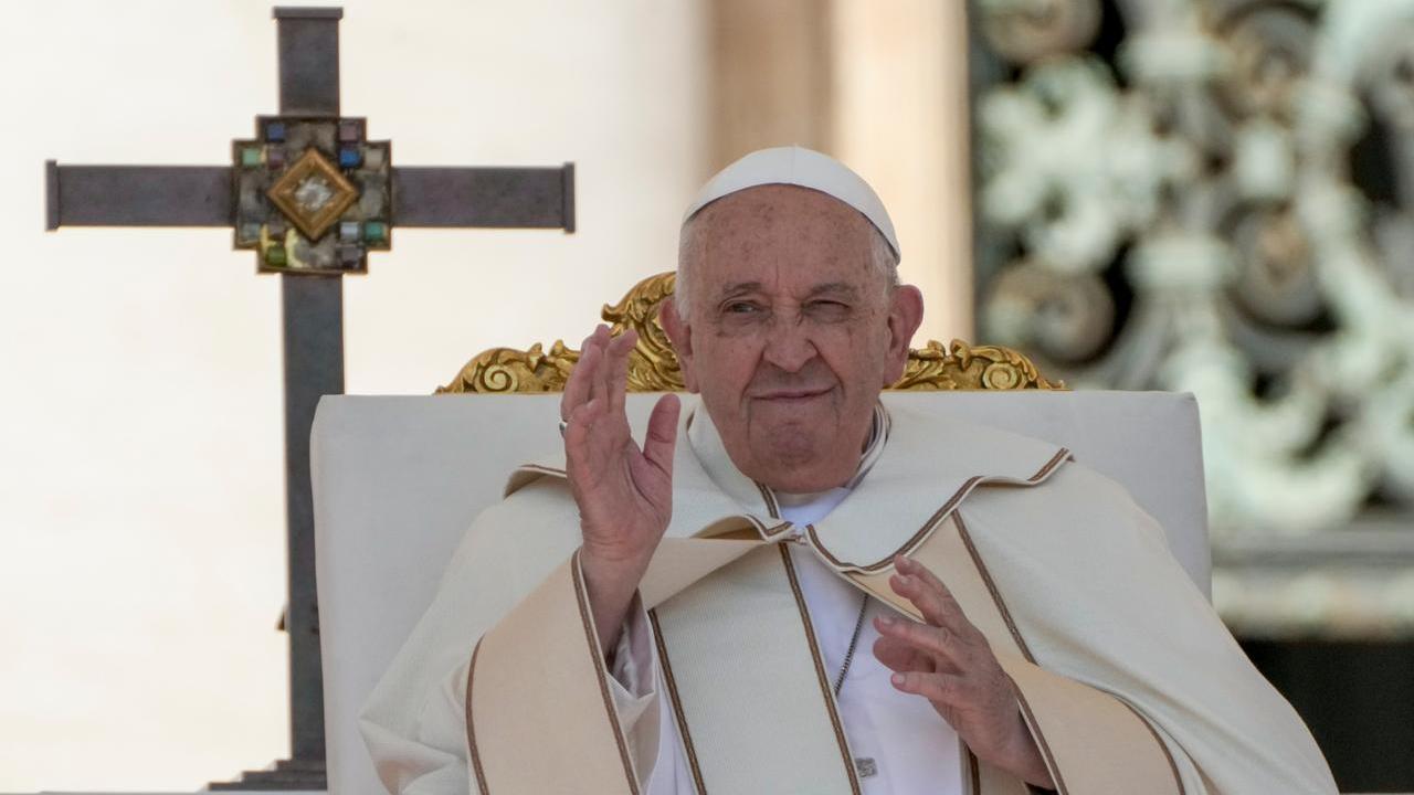 Frase choc, arrivano le scuse del Papa: «Nella chiesa c’è spazio per tutti»