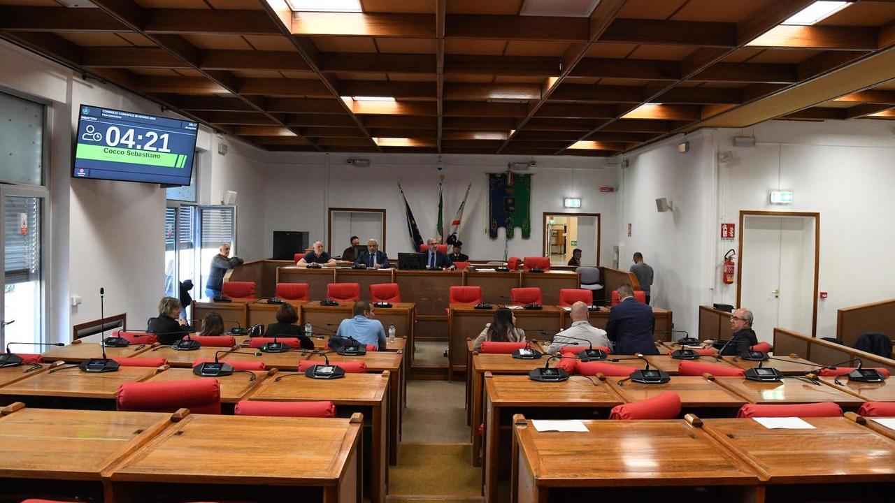 Nuoro, il consiglio comunale stacca la spina. Cala il sipario su nove anni di Soddu