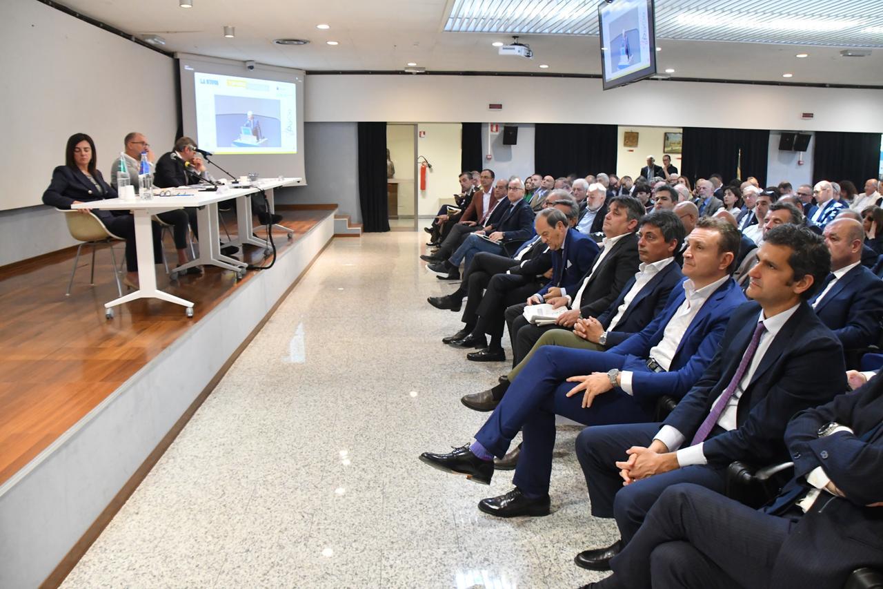 Top 1000, un’isola che si batte e cresce nonostante tutto