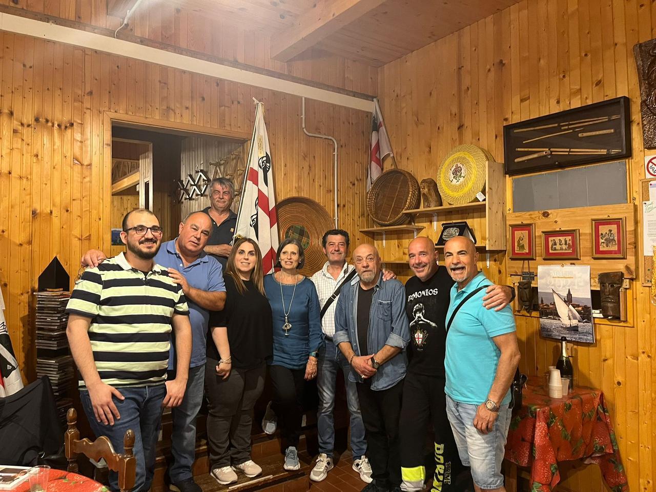 
	Foto di gruppo del nuovo consiglio direttivo del Circolo "Grazia Deledda" di La Spezia

