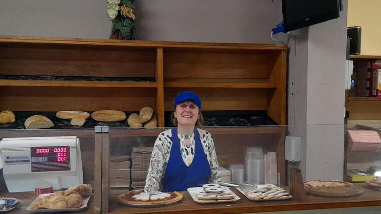 La Lima, Sabrina riapre l'unico alimentari in paese: «Due anni difficili per la malattia, ma questo è un servizio»<br type="_moz" />