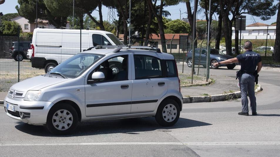 L'auto dell'anziano colpito