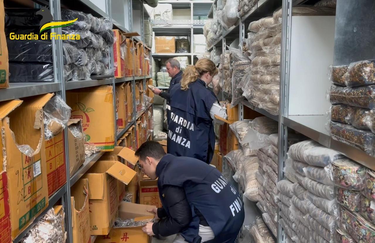 Prato, il bilancio dell’operazione “Rispetto delle regole”: sequestrati 10 milioni di prodotti
