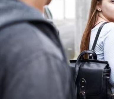 Reggio Emilia, perseguitata a scuola dall’ex: due anni da incubo per una 15enne