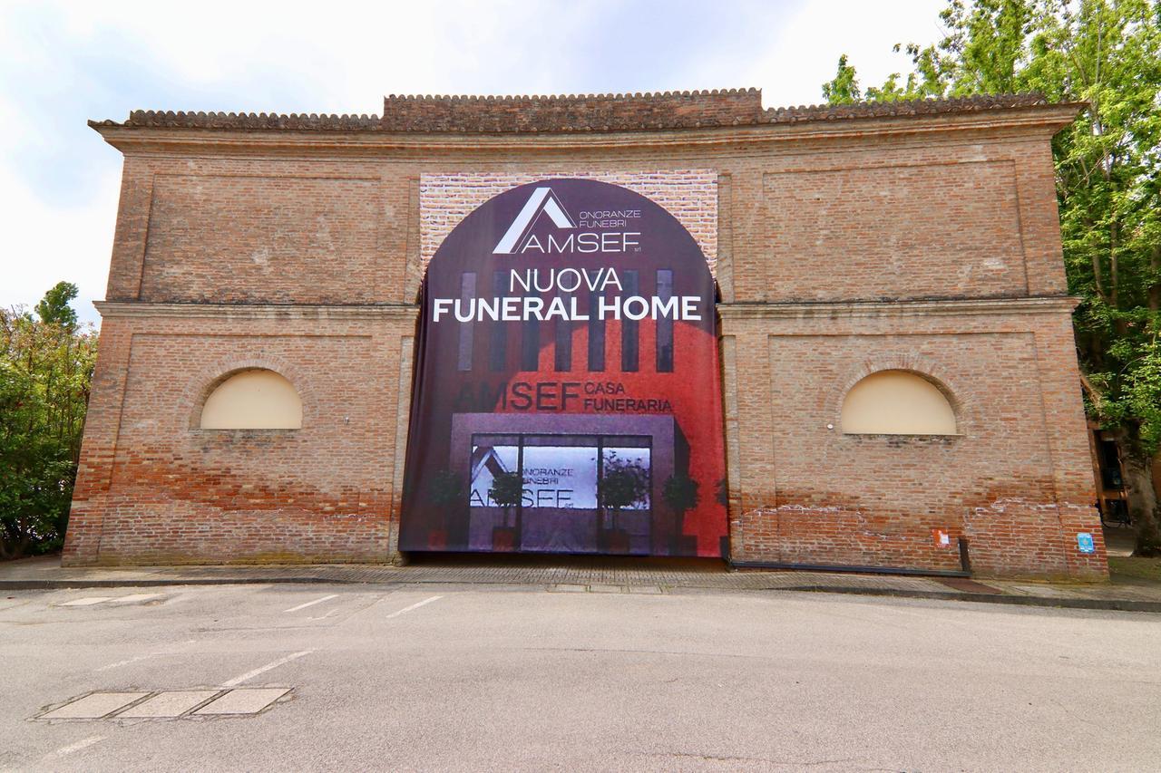 Ferrara, lavori alla Casa Funeraria: «Sarà sobria ed elegante