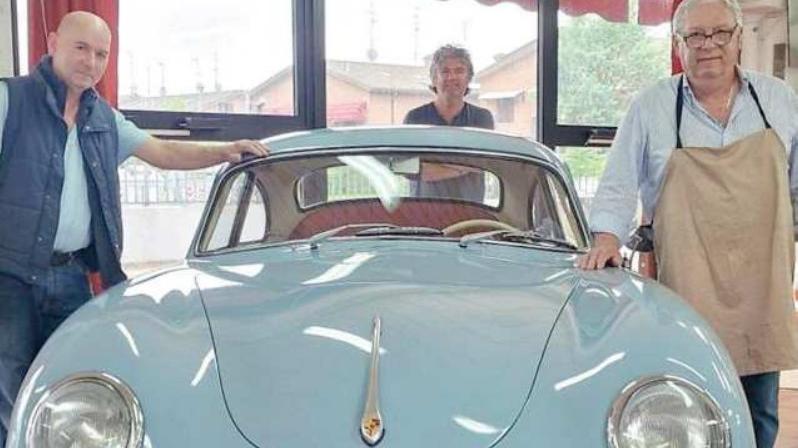 Ferrara, dopo settant’anni chiude la storica tappezzeria di auto d’epoca