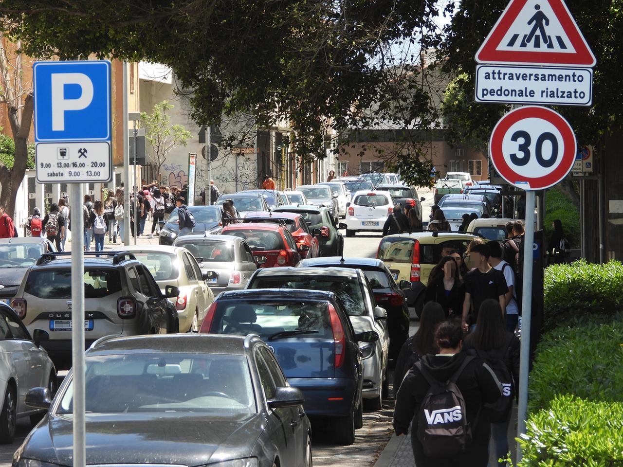
	Traffico in via Cagliari a Oristano

