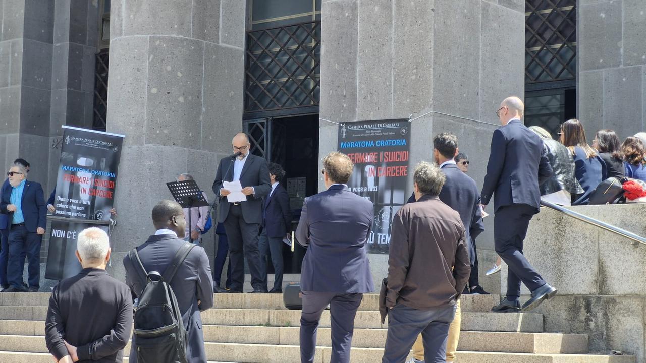 Cagliari, al via dal tribunale la maratona contro i suicidi in carcere