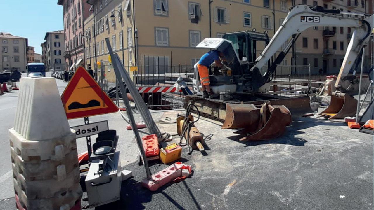 Livorno, cantiere infinito in Venezia: ci vorranno altri mesi per avere il ponte