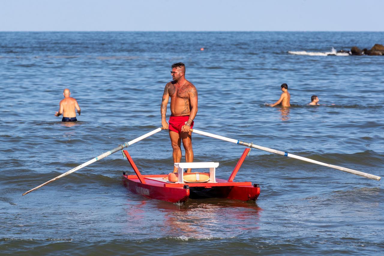 Pausa pranzo, orari e limitazioni: novità nel servizio di salvataggio ai Lidi