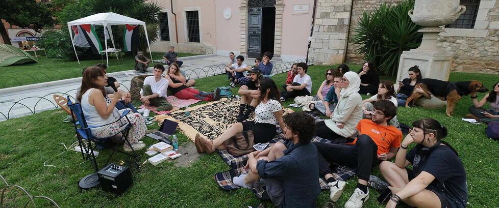 Carrara, l’intifada studentesca in Accademia di Belle Arti<br type="_moz" />
