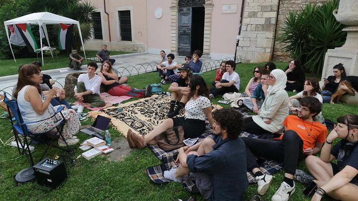Carrara, l’intifada studentesca in Accademia di Belle Arti<br type="_moz" />