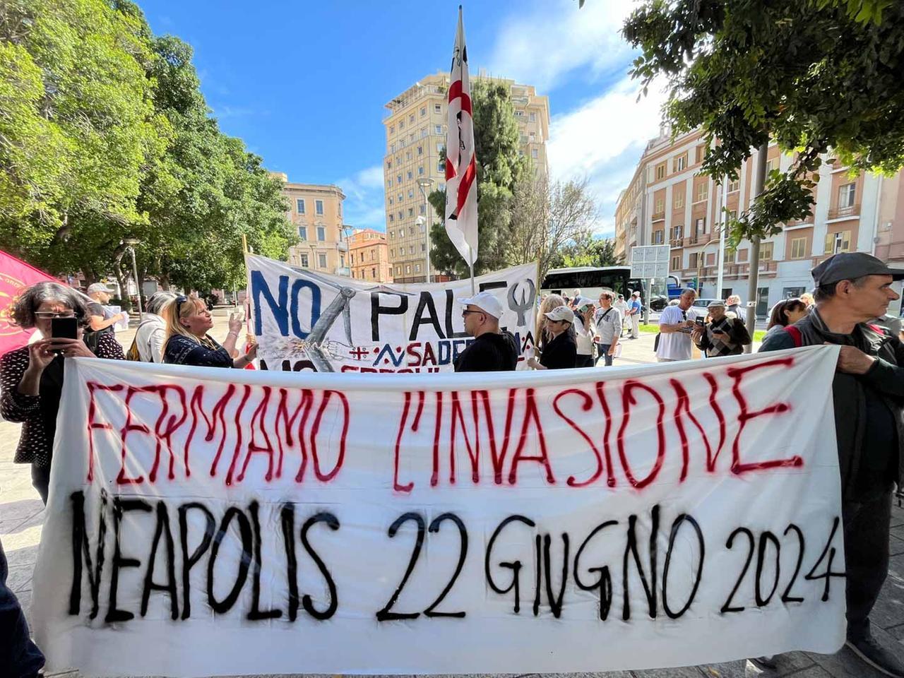 Cagliari, oltre mille in piazza per dire no alla speculazione energetica