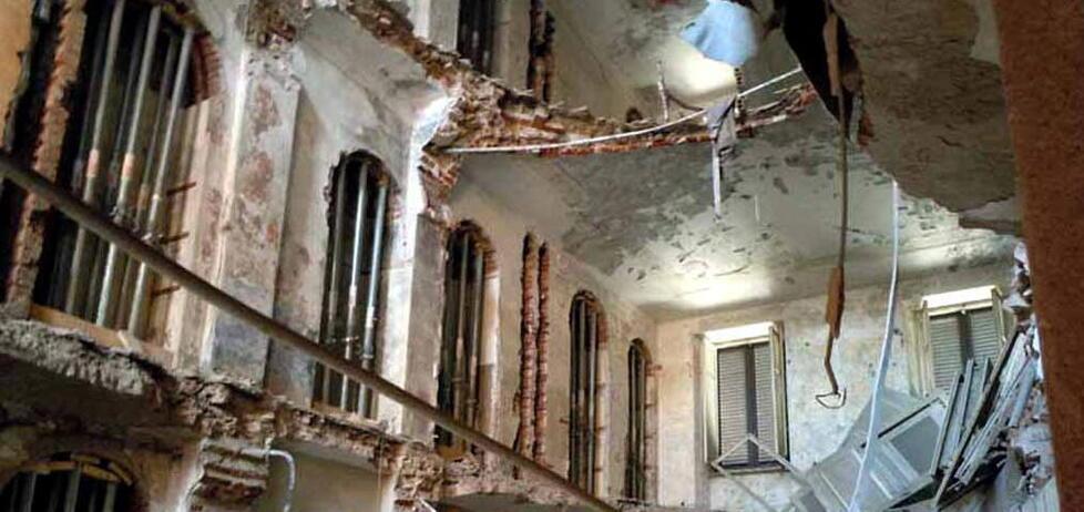 
	Lo storico edificio del centro storico di Carrara

