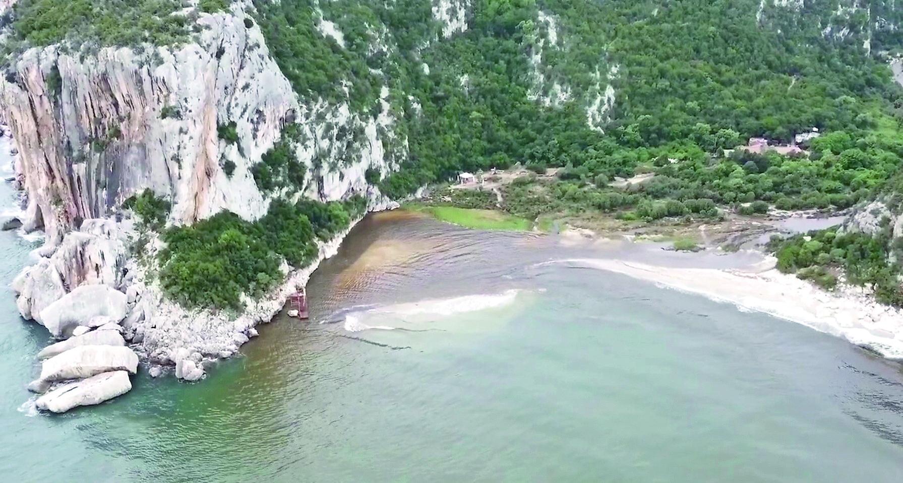 Cala Luna, 900 ingressi al giorno: prima intesa tra Dorgali e Baunei 
