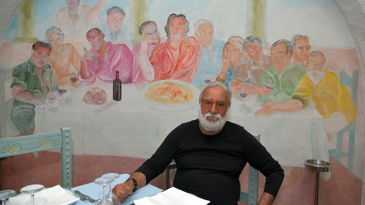 Nino Sini nel suo ristorante Nino's a Pittulongu