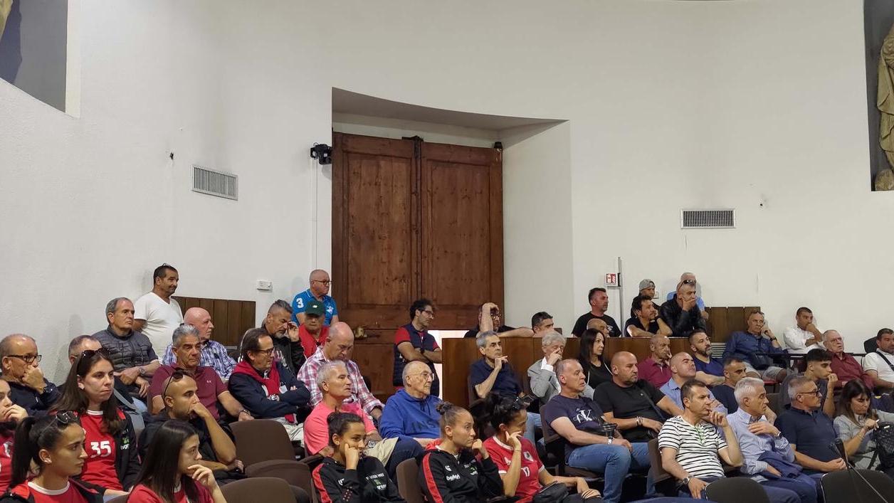 Il pubblico durante l'assemblea