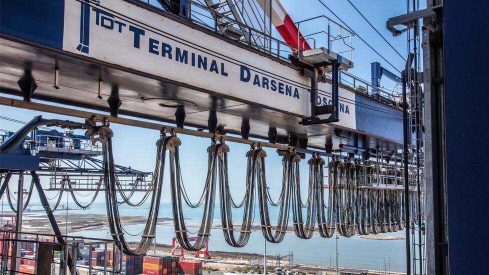 Auto nuove in Darsena Toscana: in porto a Livorno soffiano venti di “guerra”