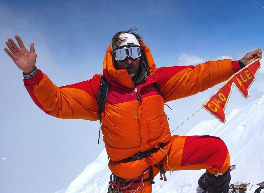 Il docente-alpinista in partenza per il Pakistan: Silvetti pronto a un’altra impresa sugli 8mila