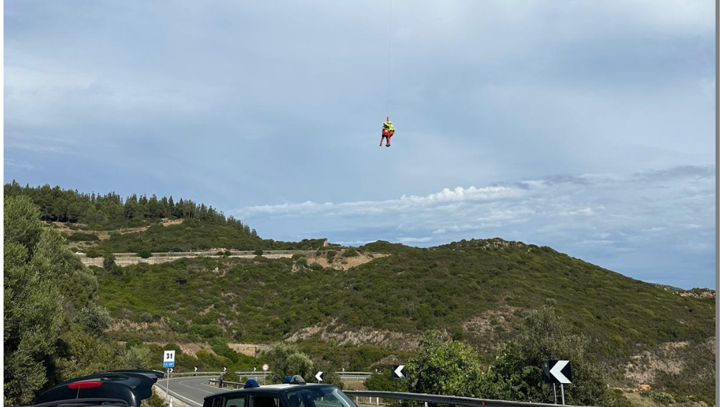 Perde il controllo della moto sulla 387 e finisce nella scarpata: muore sul colpo un 36enne di Sestu