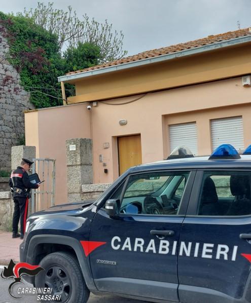 Ploaghe, aggredisce la madre e la lascia in casa sanguinante: arrestato al bar dai carabinieri