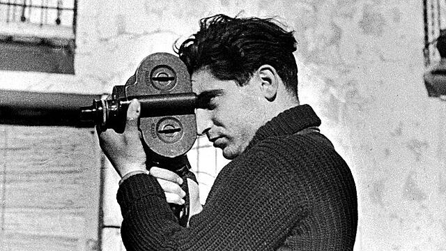 Robert Capa maestro di fotografia, a Cagliari i suoi scatti immortali