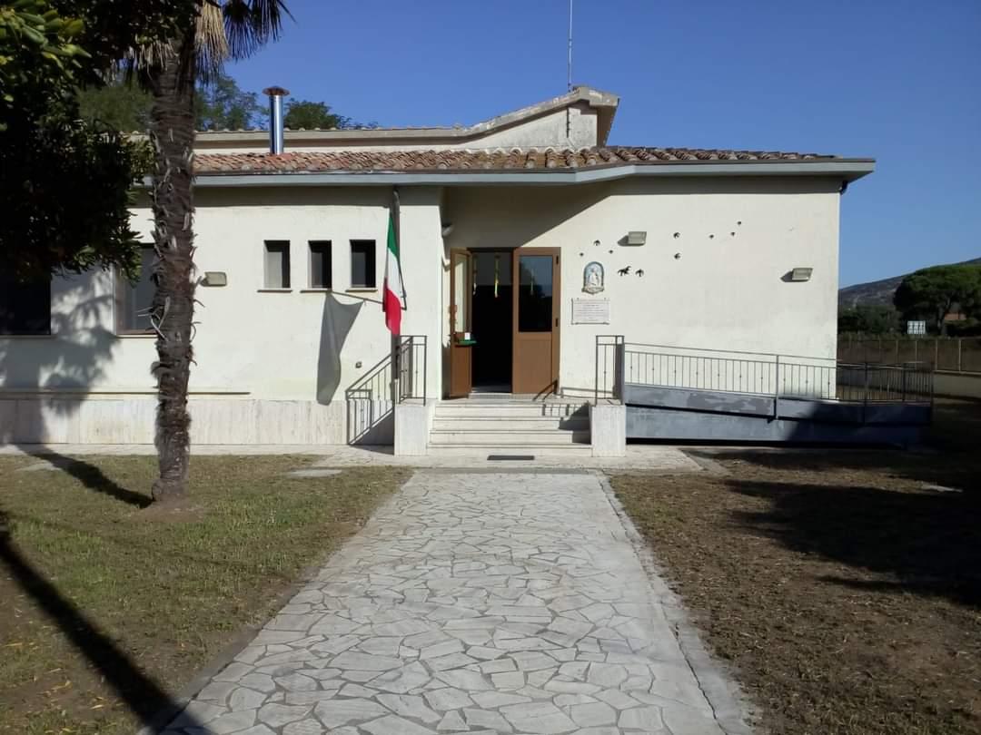 L’asilo di Orbetello scalo che ha accolto intere generazioni di bambini fin dagli anni ’60 (foto dalla pagina Facebook dell’asilo Maria Assunta)
