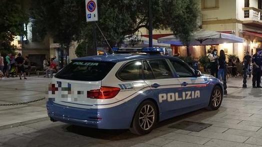 Olbia, rissa nel centro storico: giovane ferito al collo con una bottiglia