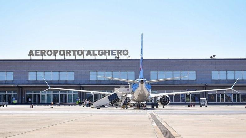 Continuità aerea su Alghero, è scontro politico sull'aeroporto e sui voli