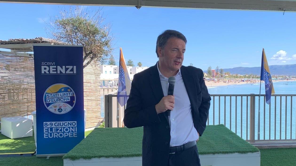 Matteo Renzi sbarca a Cagliari: «Votate per Massimo e Stati Uniti d’Europa»
