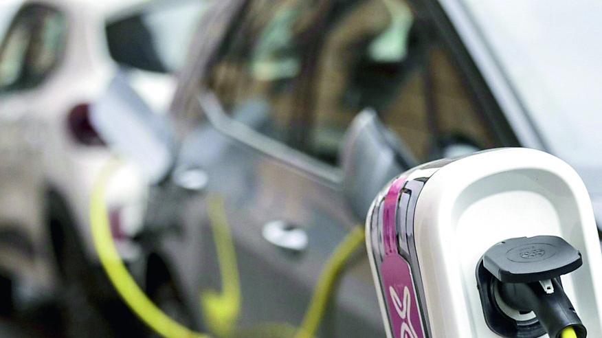 Bonus auto, da oggi le prenotazioni per gli incentivi: ecco come fare