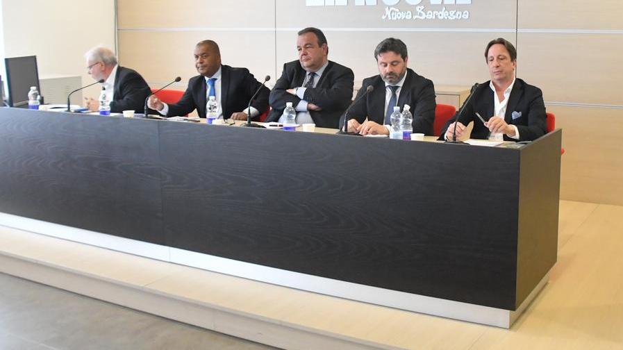 Sassari i cinque aspiranti sindaci al dibattito alla Nuova Sardegna da sinistra: Mariano Brianda, Nicola Lucchi, Gavino Mariotti, Giuseppe Mascia e Giuseppe Palopoli