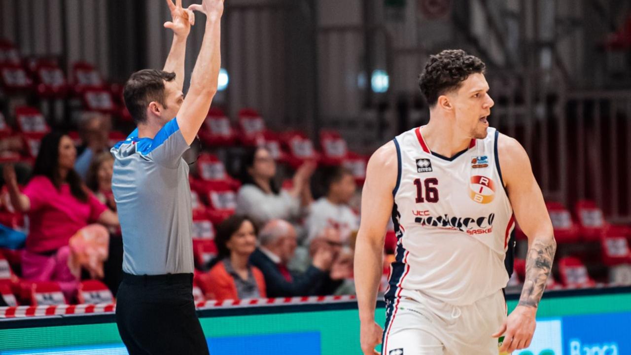 La Dinamo ingaggia l’ala piccola Giovanni Veronesi