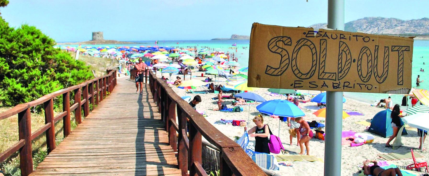 Biglietti fasulli per La Pelosa: tranello on line per i turisti