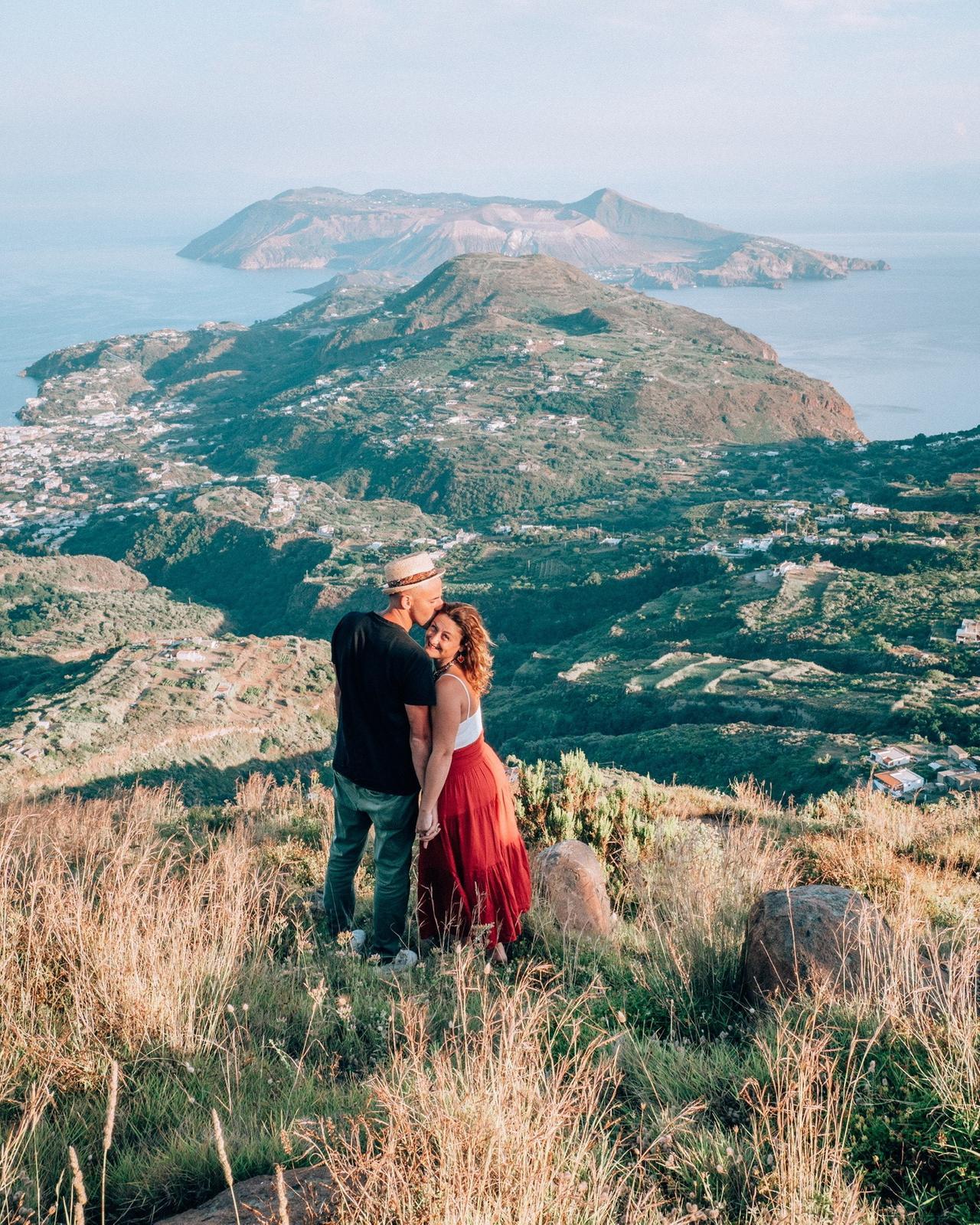 Elisa e Luca, travel blogger da 220mila follower. Quando l’amore per i viaggi diventa un lavoro