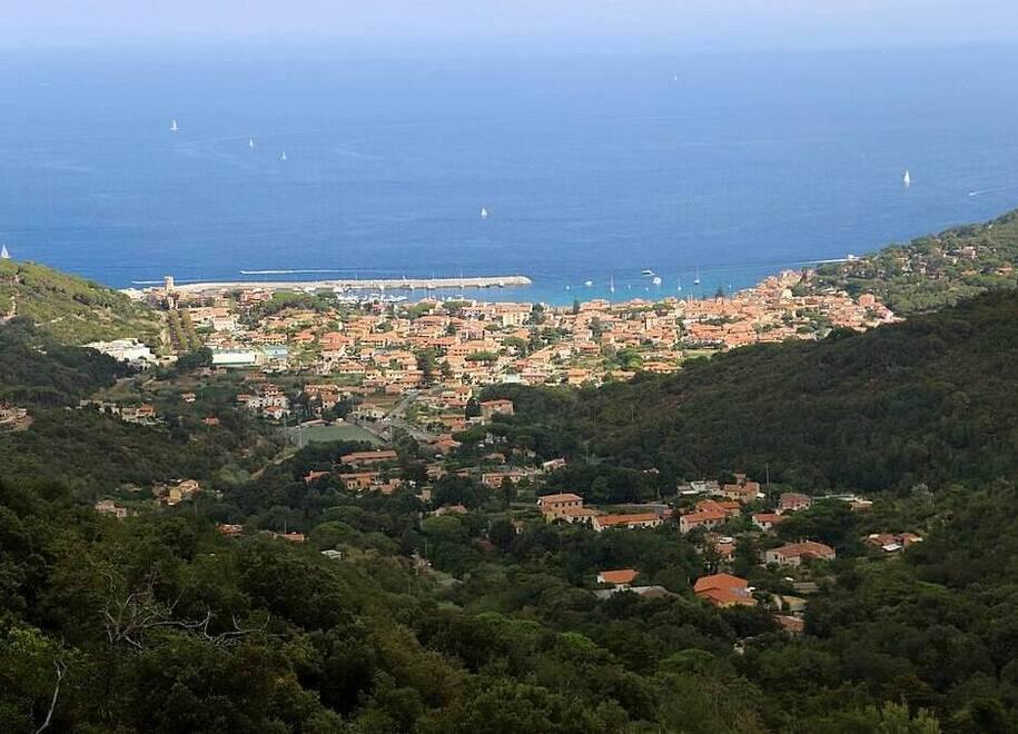 Marciana, indetto lo stato di agitazione per i dipendenti comunali: i motivi della protesta