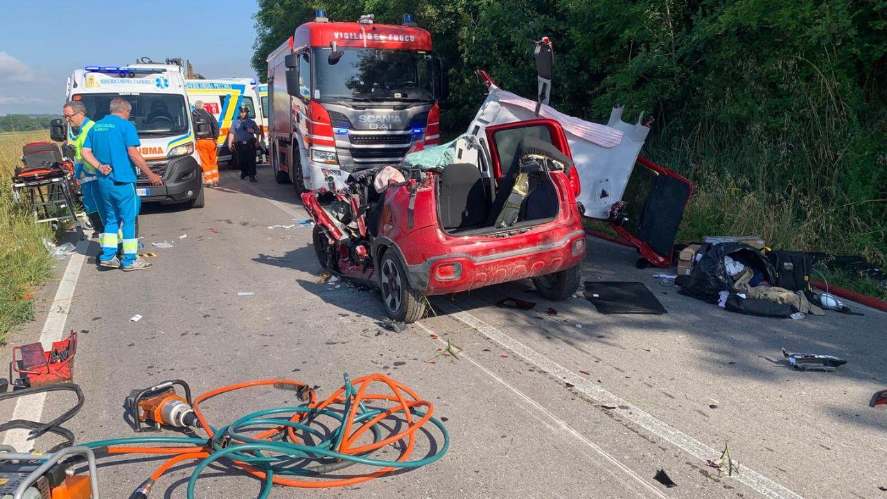 
	L'utilitaria su cui viaggiavano il neonato e il padre

