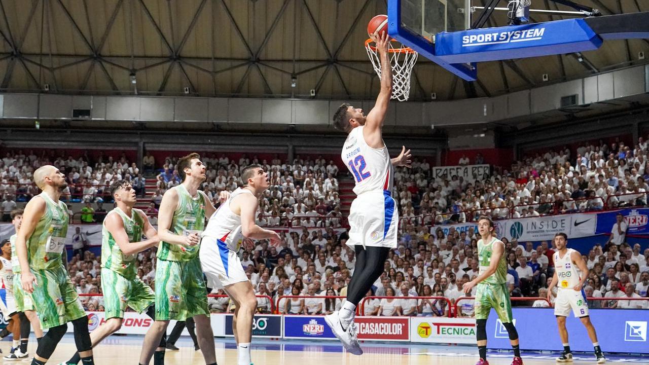 Un momento della partita al Palaterme (foto Nucci)
