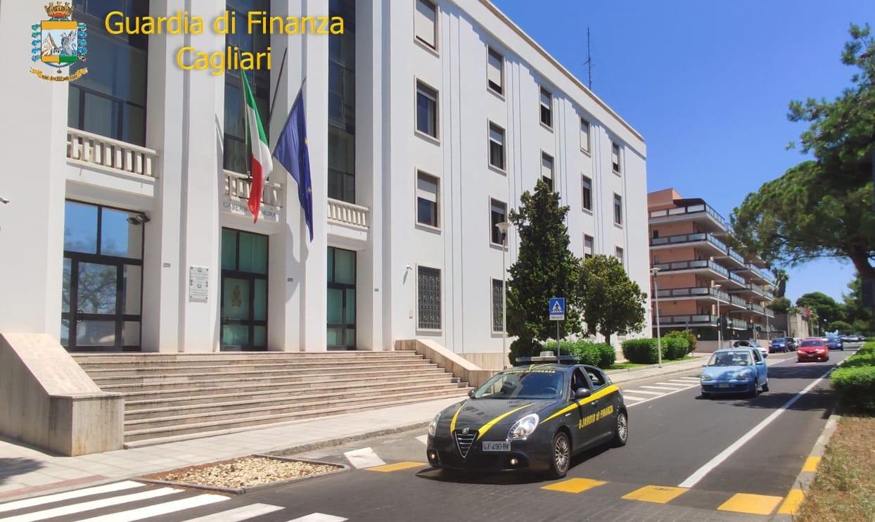 Fatture false per 315 milioni di euro da 19 società inesistenti: sequestro di beni per la titolare di un ingrosso a Cagliari