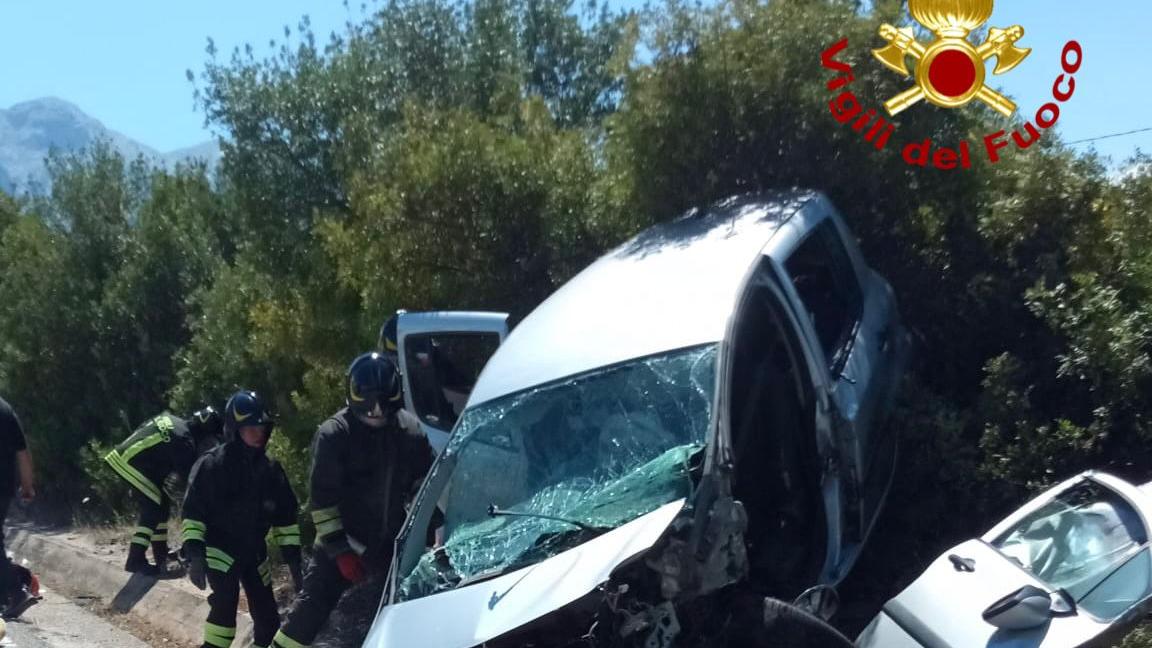 Scontro tra auto vicino al ponte di Oloè: quattro feriti in ospedale