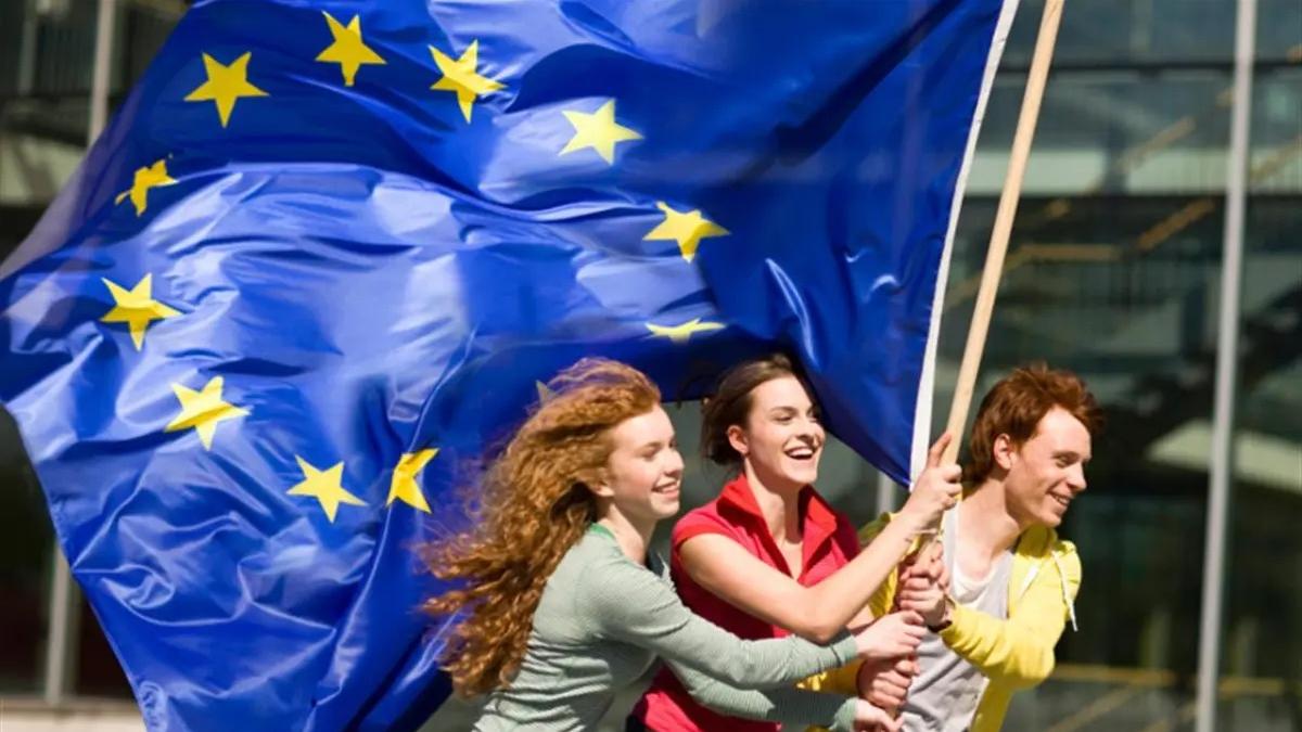 Elezioni, quella sui giovani euro-scettici è una bufala. I temi chiavi lavoro e clima – Video